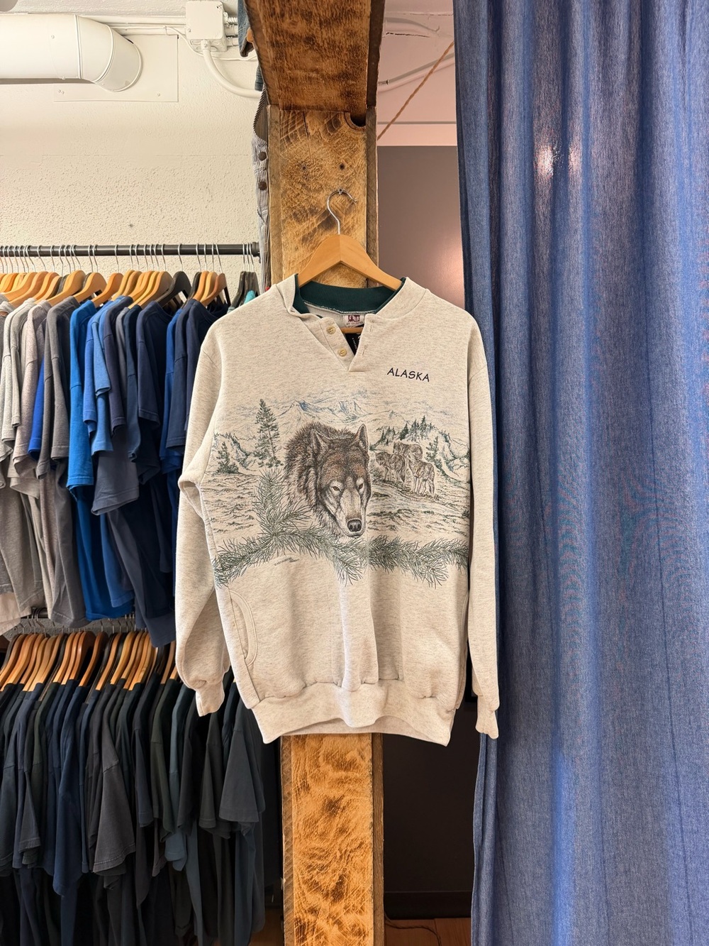Vintage Alaska Wolf Graphic Sweater